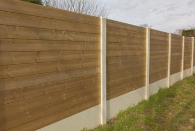 Vous souhaitez sécuriser et embellir votre jardin avec une clôture ou une palissade ? Contactez notre équipe de professionnels PJS
