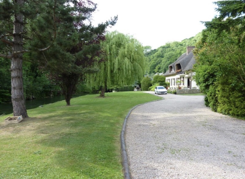 Entretien régulier d’un jardin dans une propriété aux alentours du Havre : Vous aussi optez pour l'entretien de votre jardin régulier ou ponctuel.