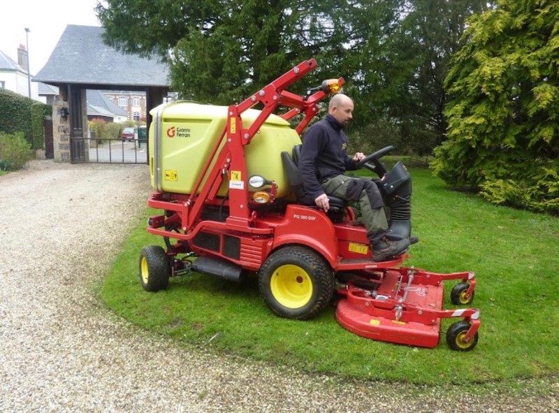 Jardinier disponible pour l'entretien régulier d'un jardin de 50 m2 à Montivilliers.